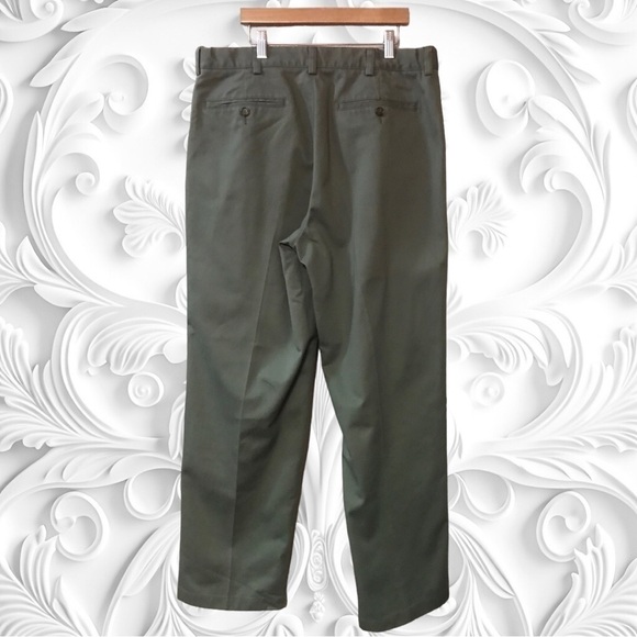 NWT L.L. Bean Green Wrinkle Resistant Khakis NWT 35/30 - Picture 4 of 4